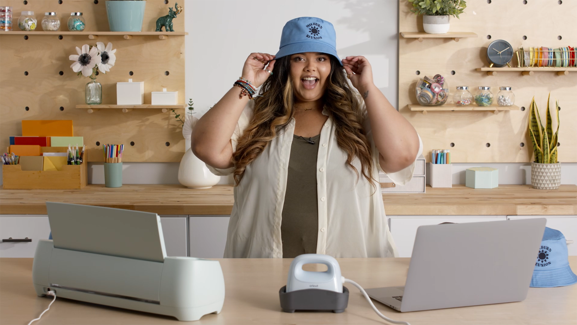 How to make a custom bucket hat with Cricut