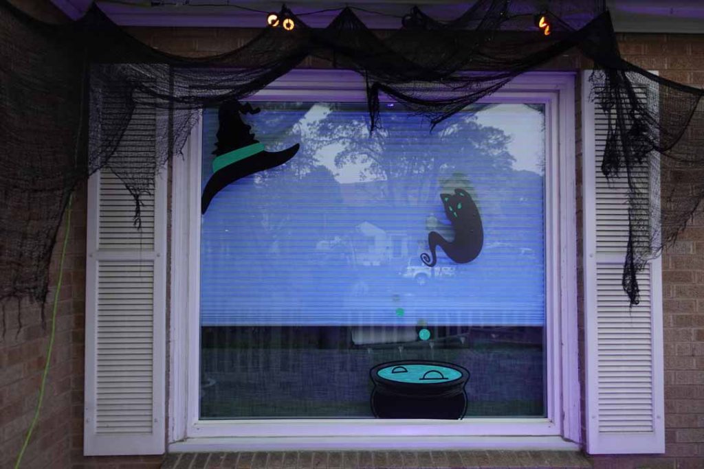Create DIY vinyl window silhouettes for Halloween