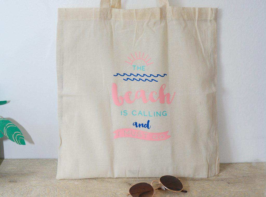 Beach bag idea to make with your Cricut Machine