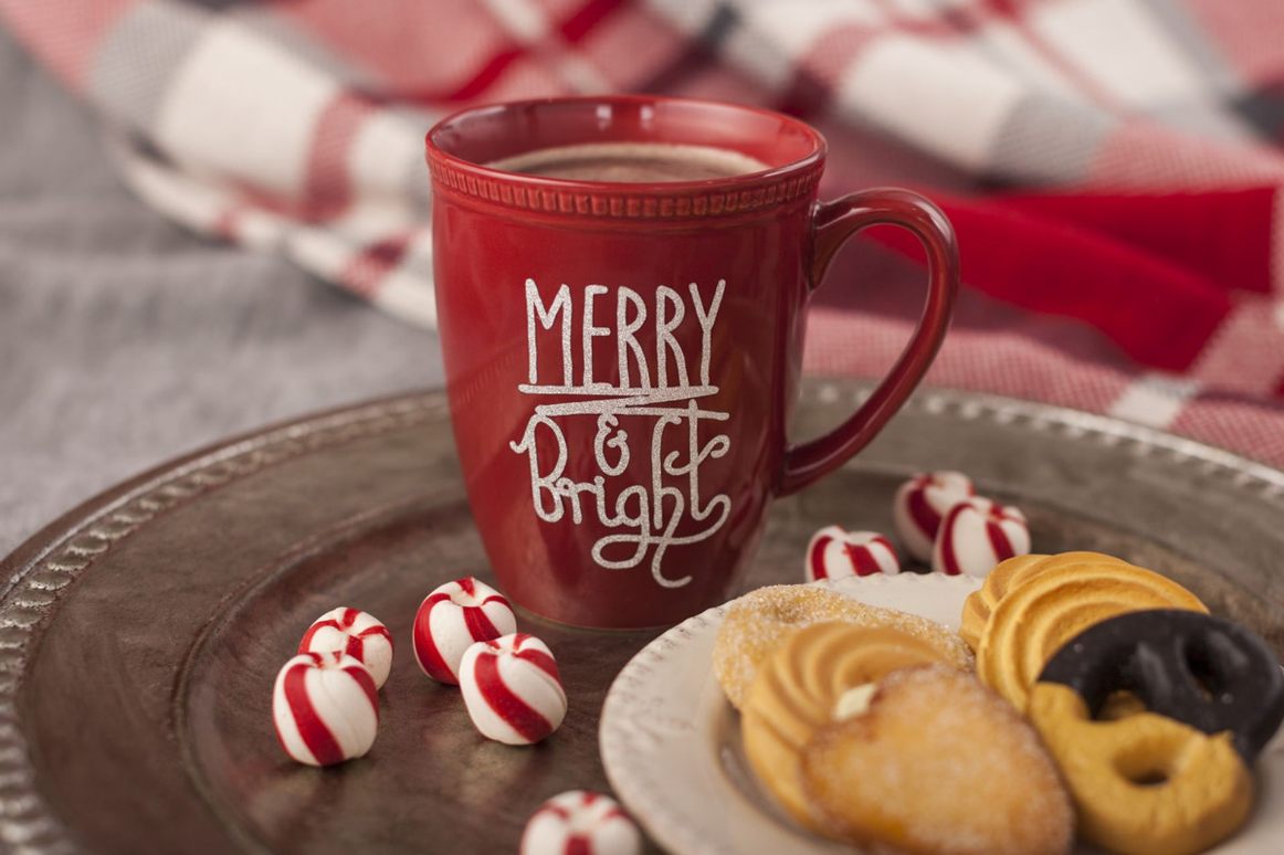 Tassen gestalten: 5 zauberhafte Ideen für Weihnachtstassen
