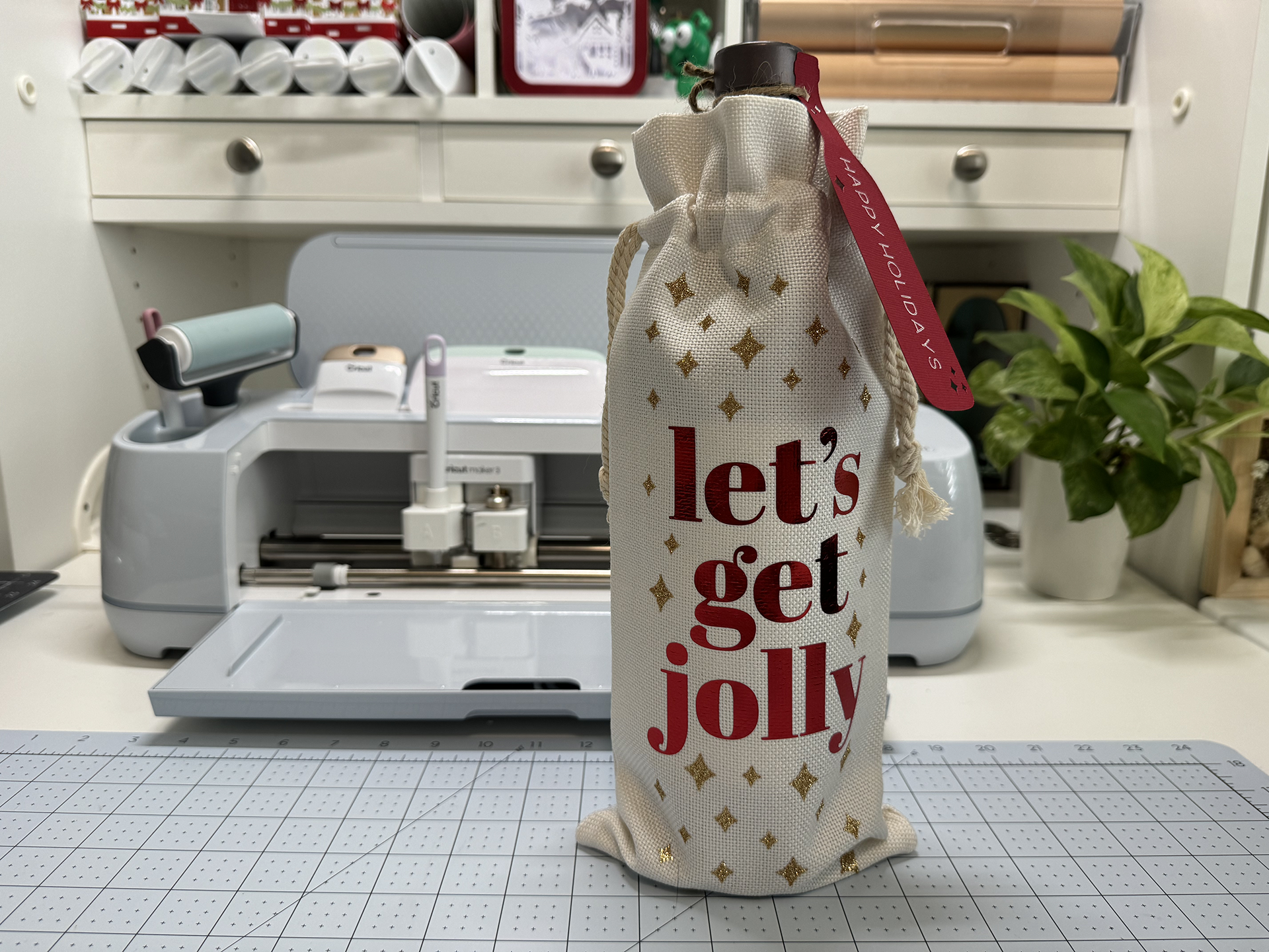 Holiday trimmings I designed for all the plain wrapping paper I have . . .  : r/cricut