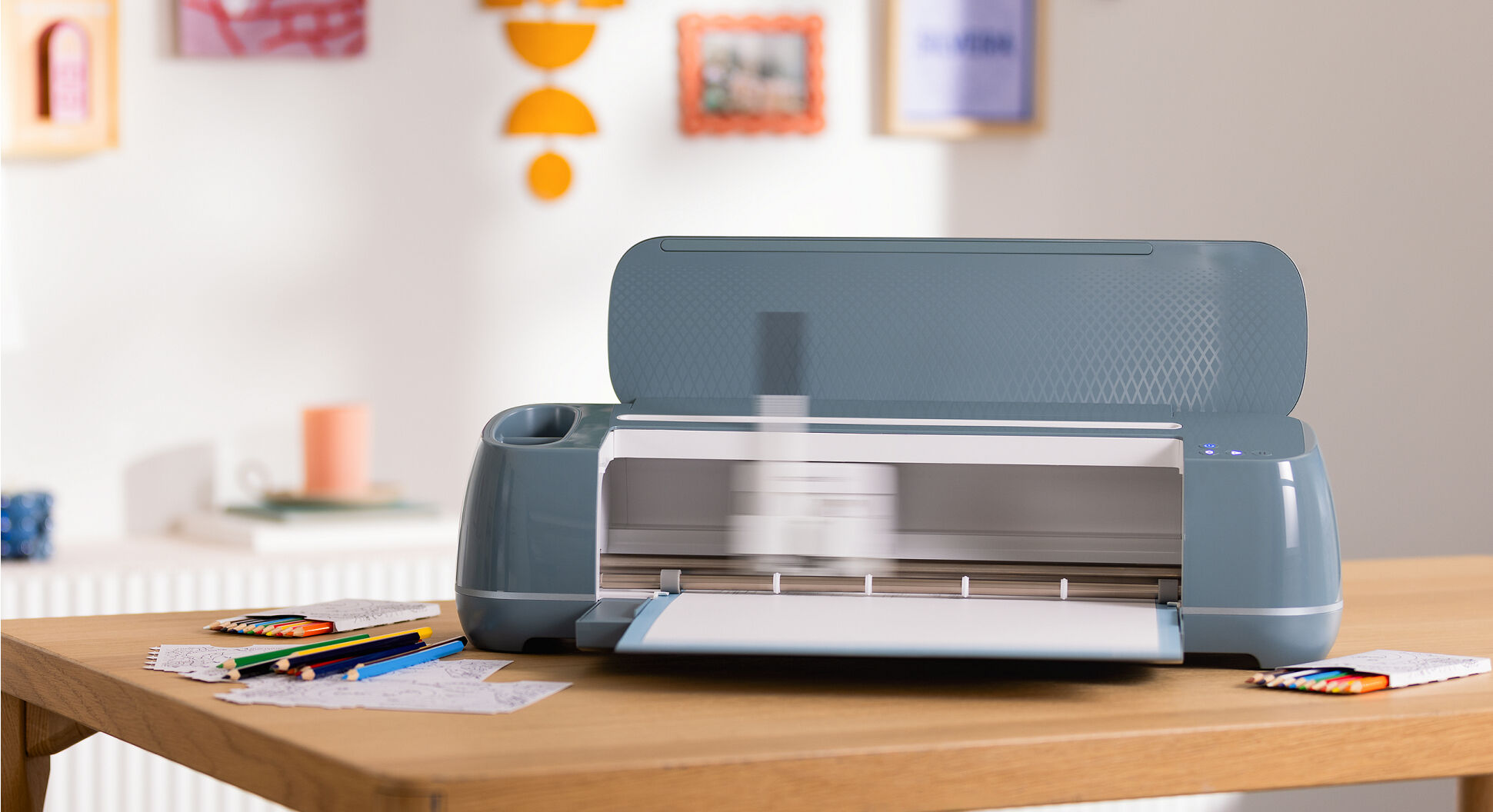 https://cricut.com/dw/image/v2/BFRQ_PRD/on/demandware.static/-/Library-Sites-cricut-content-global/default/dw1df91d0f/PDP/SeeWhatItCanDo/M4_Sage_SeeWhatItCanDo_Image2_Desktop.jpg