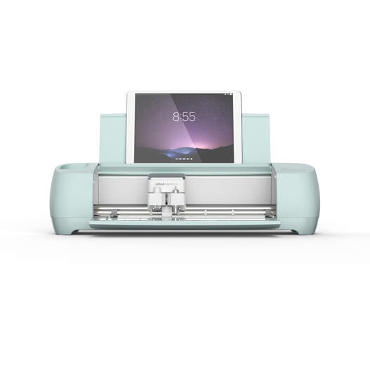 Cricut Explore™ 3 + offre groupée de matériaux Essentiels