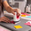 Cricut EasyPress Mini™, Himbeere + Everything Iron-On Bundle Cricut EasyPress Mini™, Himbeere + Everything Iron-On Bundle