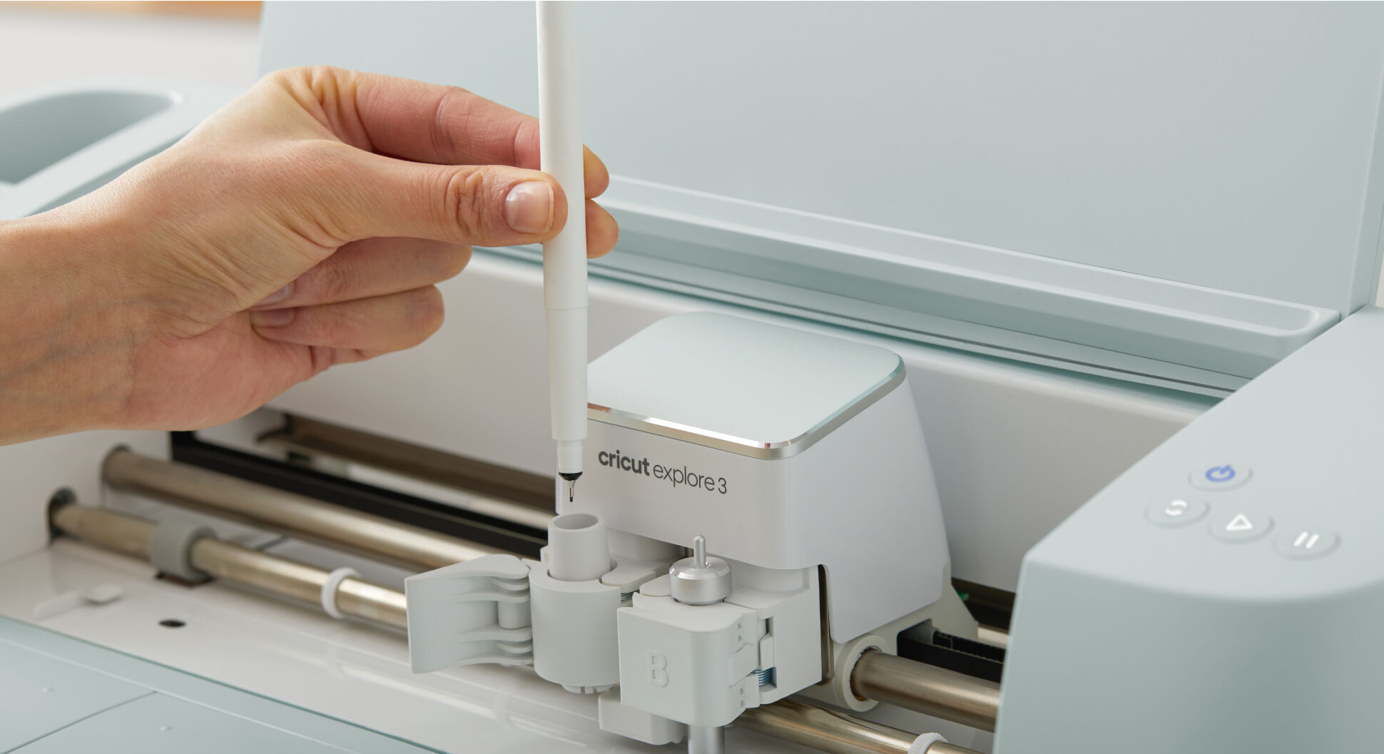 Cricut Explore 3: Universal plotter with intelligent accessories – Airbrush  Magazine