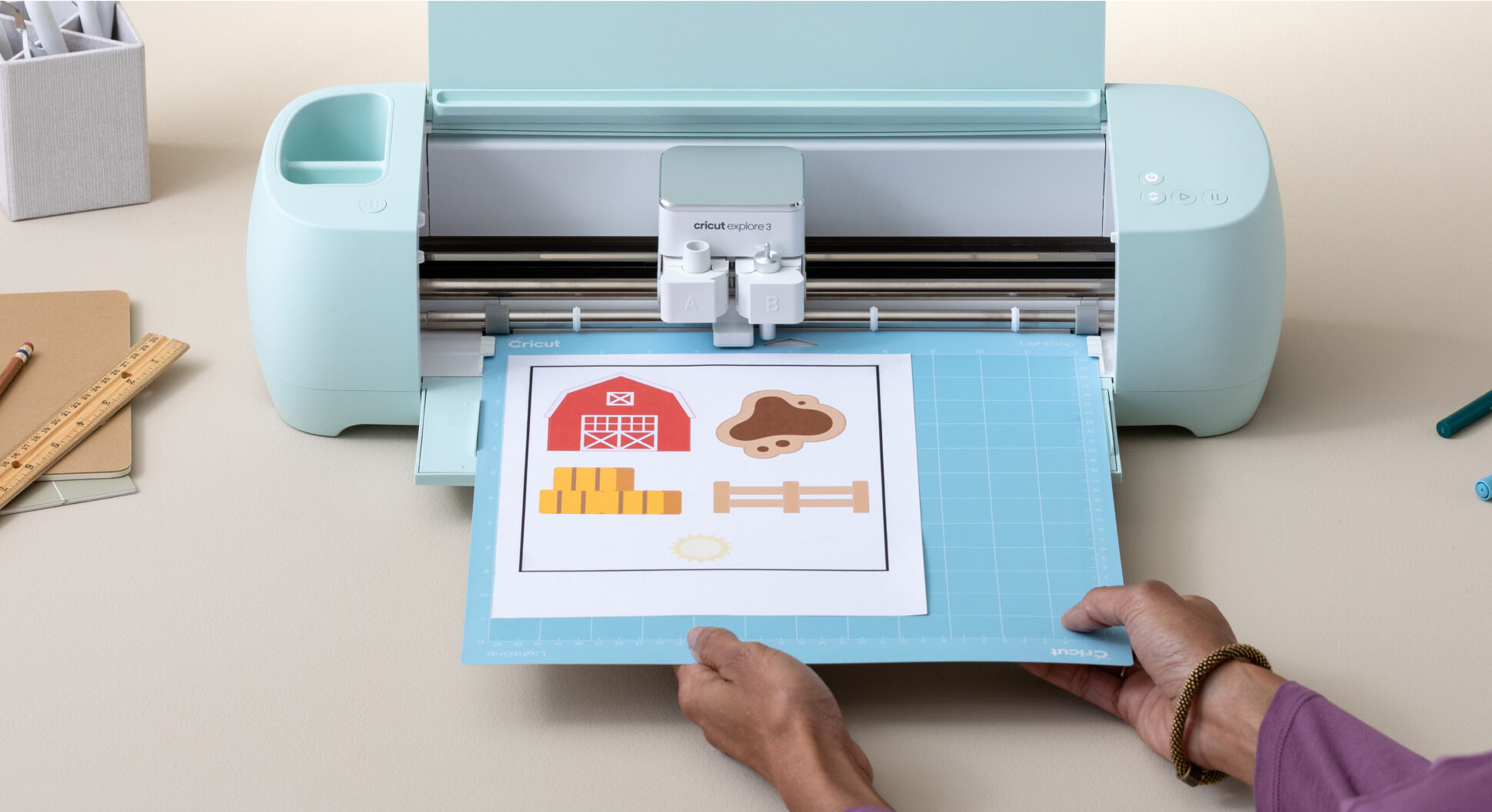 Machine De Découpe Cricut Explore 3 - Bundle Ultimate - Coupe Vinyle, Papier, Thermocollant - Jusqu'à 3,6 M Sans Mat