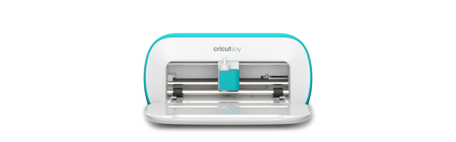 Cricut Joy Smart Iron On Vinyl - HTV Vinyl for Apparel & Decor, Outlast 50+  Washes, Quick Matless Cutting, Wide Application, Iron On Vinyl for Stickers  & Decals, Carrott : : Home