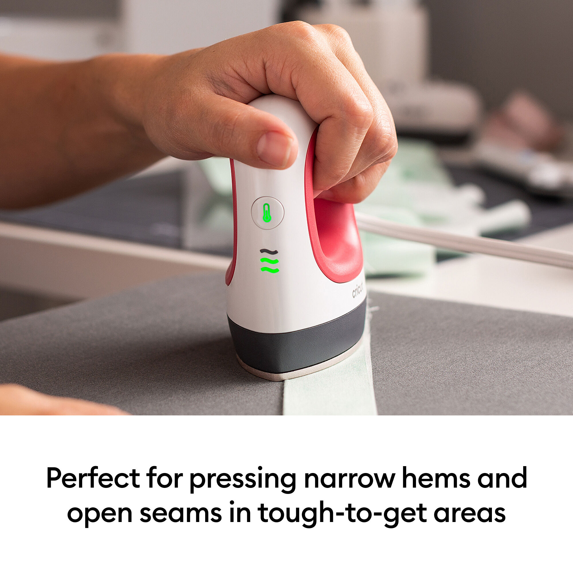 Cricut EasyPress Mini | Raspberry