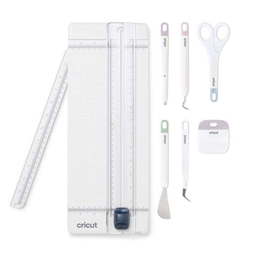 Cricut 7 Piece Tool Kit for Cricut Cutting Machines, Great For Fine Detail  Work Clean Up, For Creating And Moving Intricate Paper Crafts