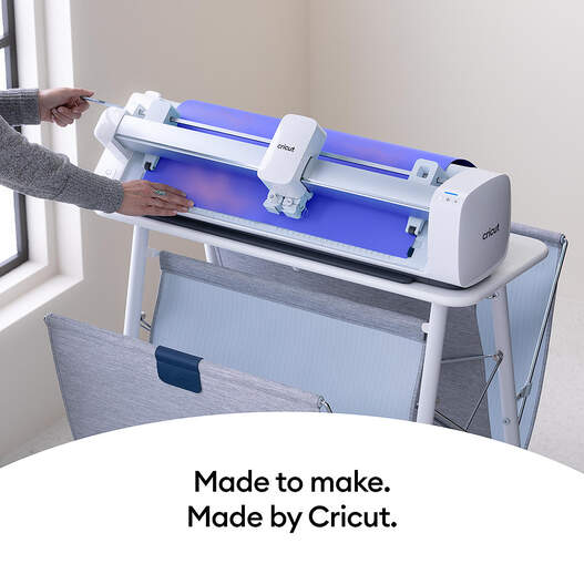 Cricut 9 ft. Smart Iron-On Holographic, Blue